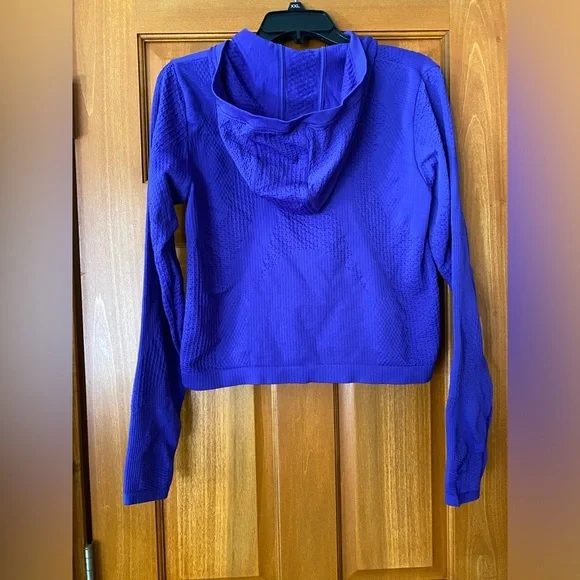 Athleta Women's Crop Hoodie Top Size Large Purple Stretch Textured Knit Athletic - Picture 4 of 7
